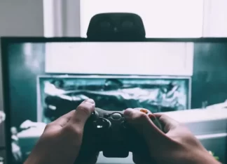 Ako zmeniť vlastnosti v Sims 4