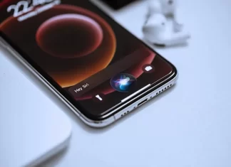 Ako robiť hlasom aktivované fotografie na iPhone